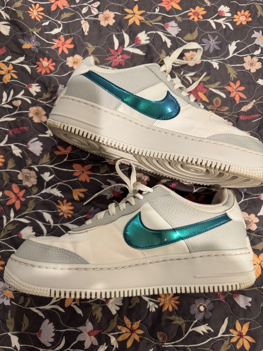 Nike Air Force 1 Low White with Iridescent Teal Swoosh - Picture 3 of 7